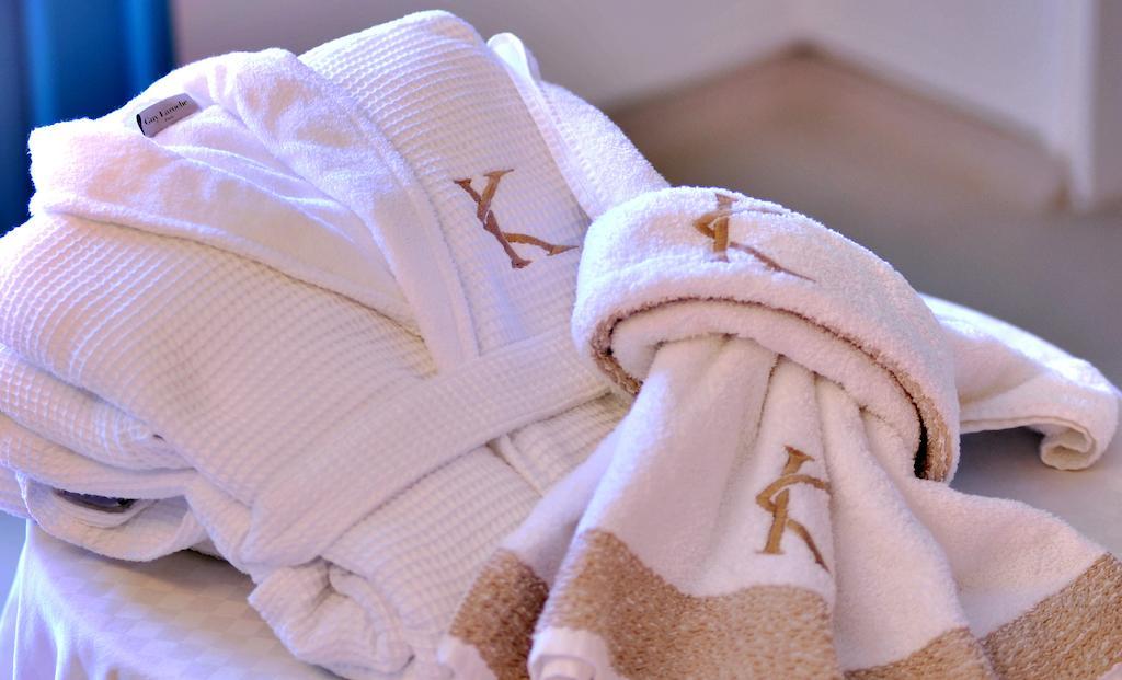 Kifines Suites Folégandros Стая снимка